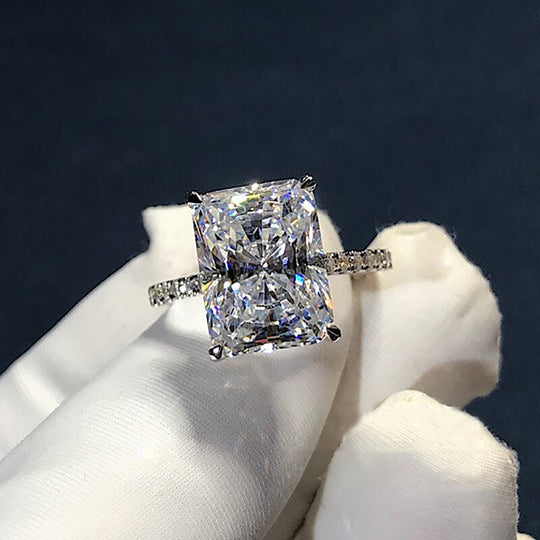 Diamantring Mit Radiant-Schliff