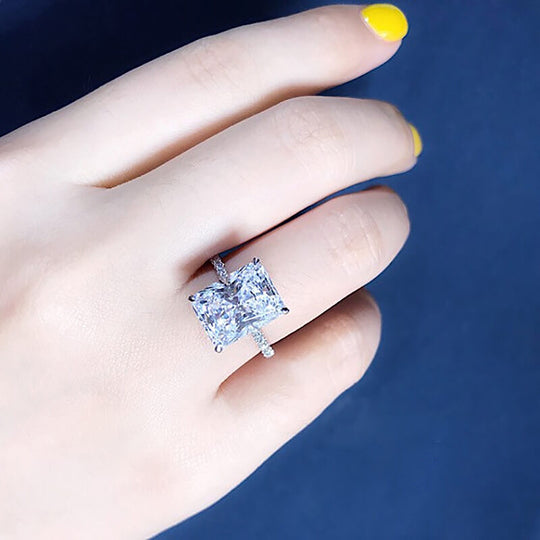 Diamantring Mit Radiant-Schliff