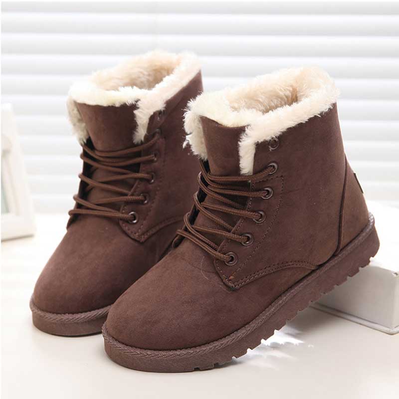 Flauschige Schneestiefel