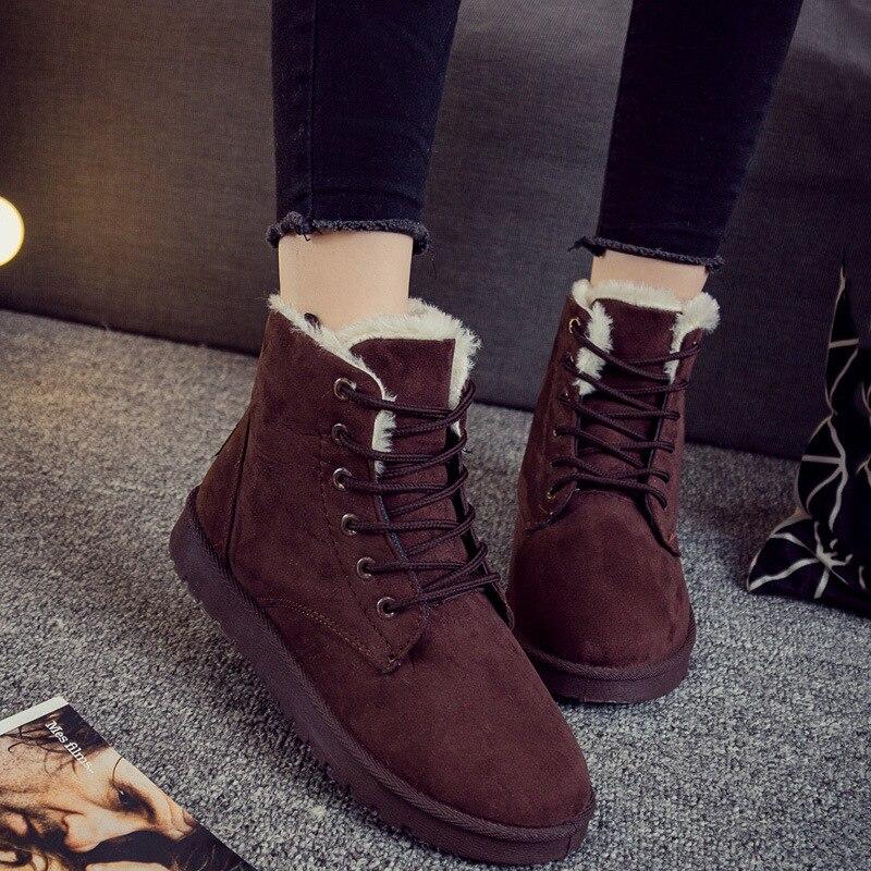 Flauschige Schneestiefel
