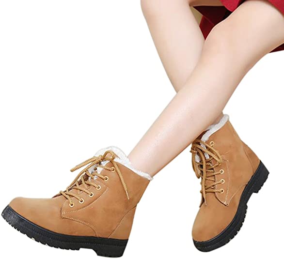 Flauschige Schneestiefel