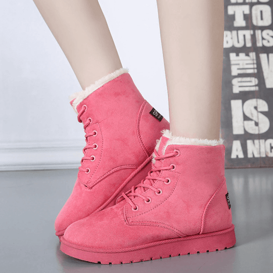 Flauschige Schneestiefel