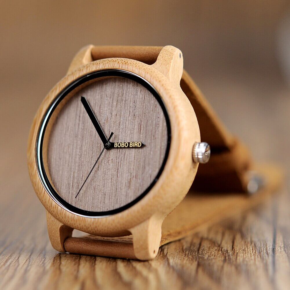 Hölzerne Uhr