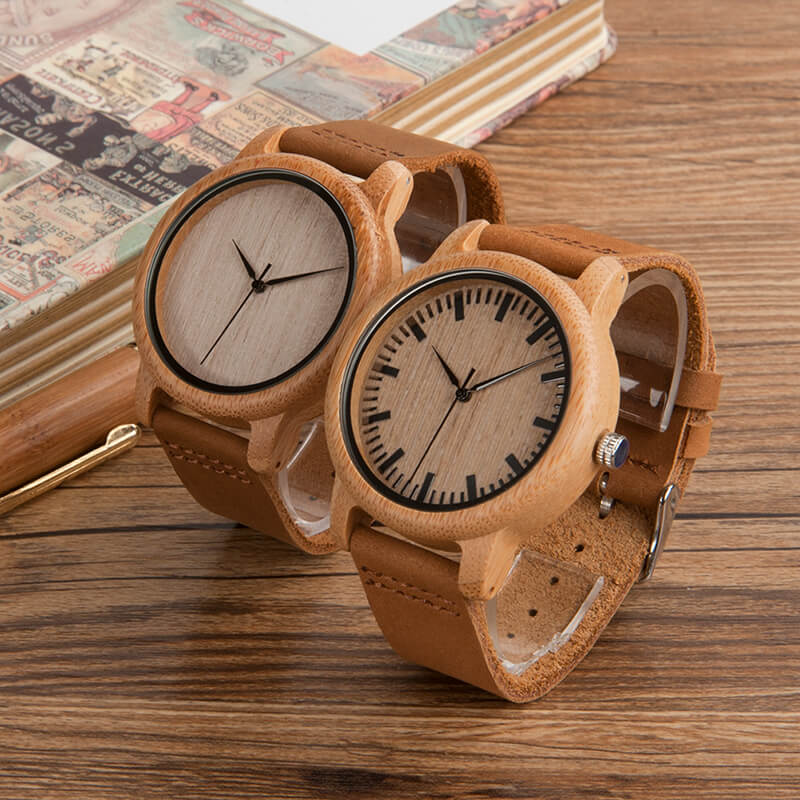 Hölzerne Uhr